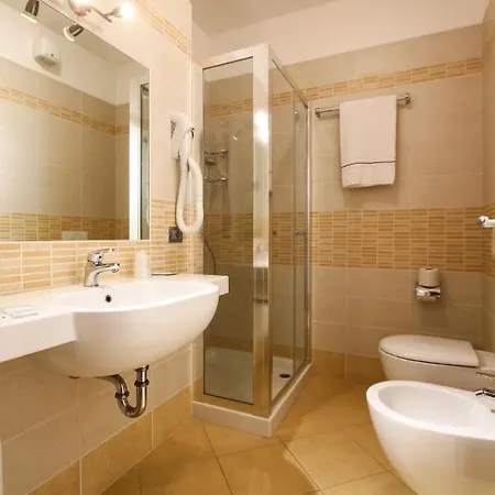 Thai Orchidee Restaurant&rooms 加尔达